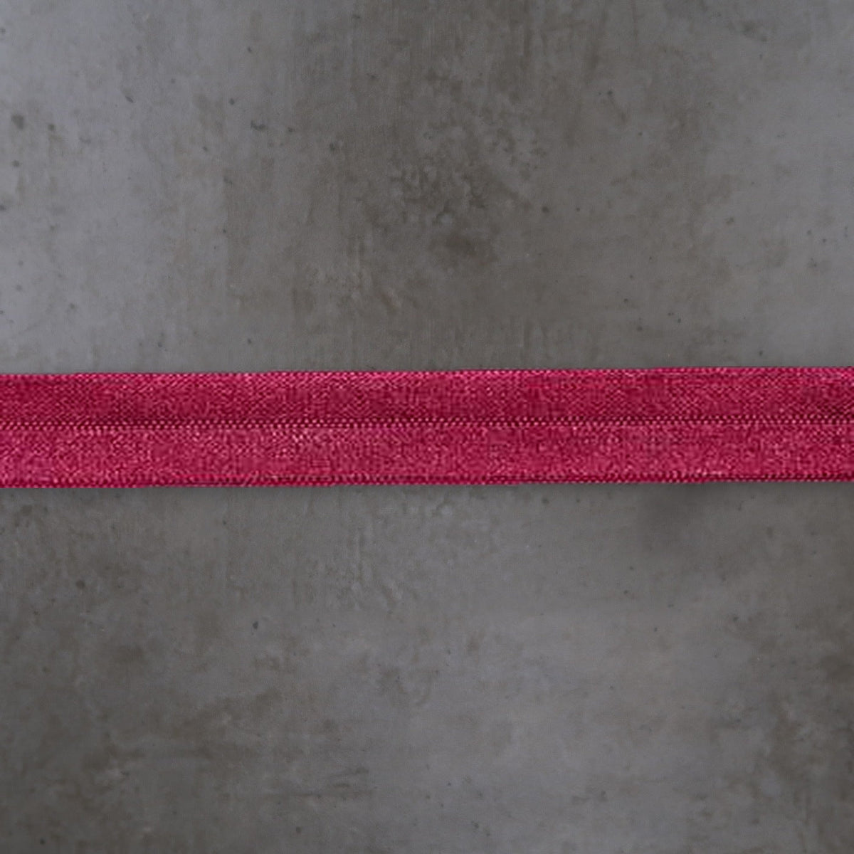 Elastisch Omvouw Glimmend Bordeaux Soys Kantjeboord
