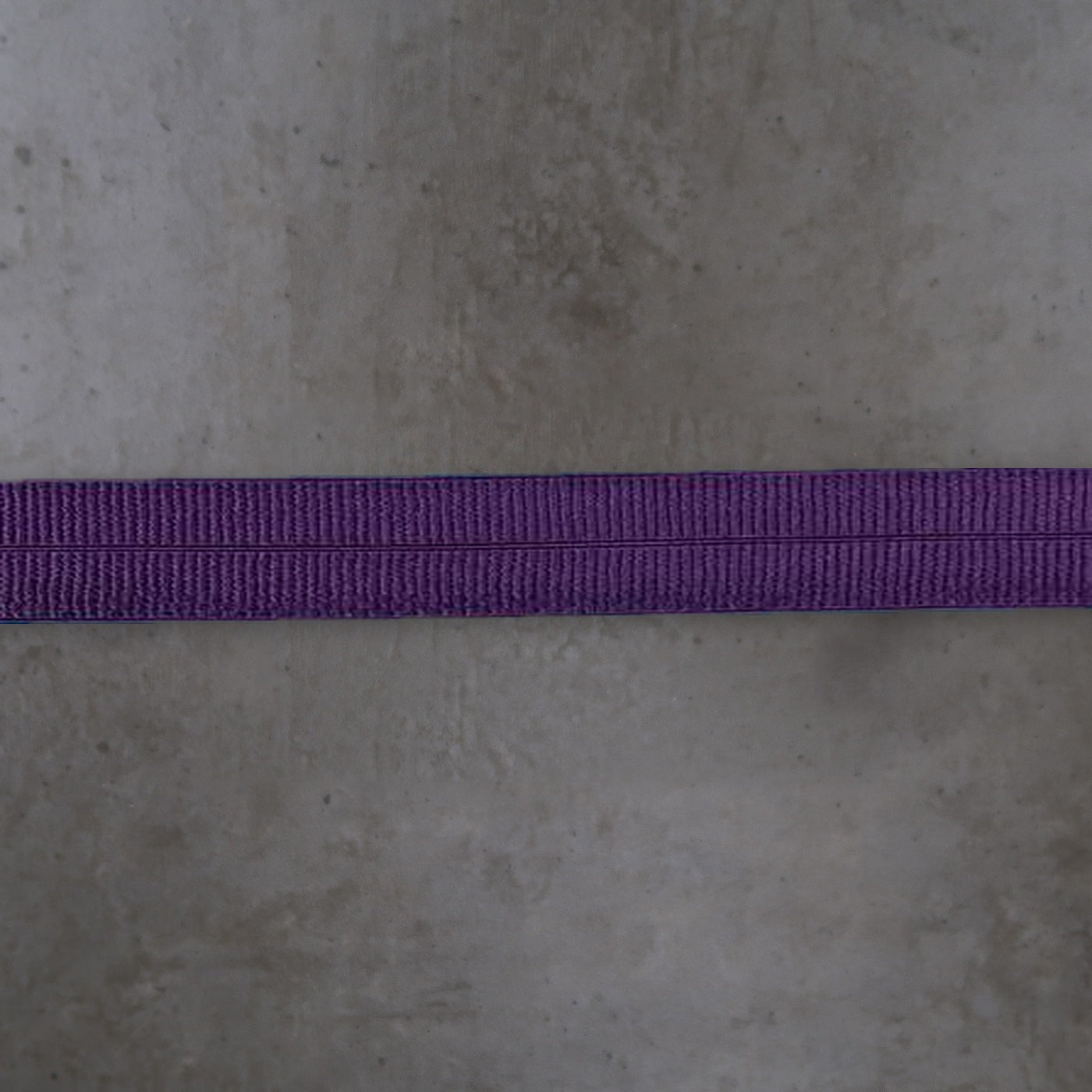 Elastisch Omvouw Ribbel Mat Aubergine Soys Kantjeboord