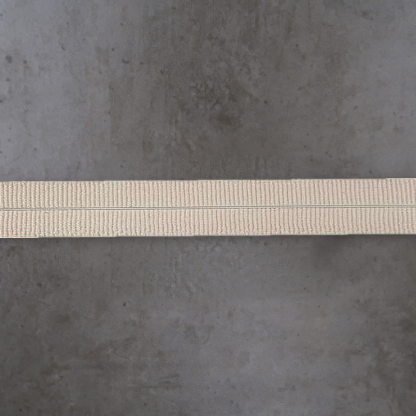 Elastisch Omvouw Ribbel Mat Taupe Soys Kantjeboord